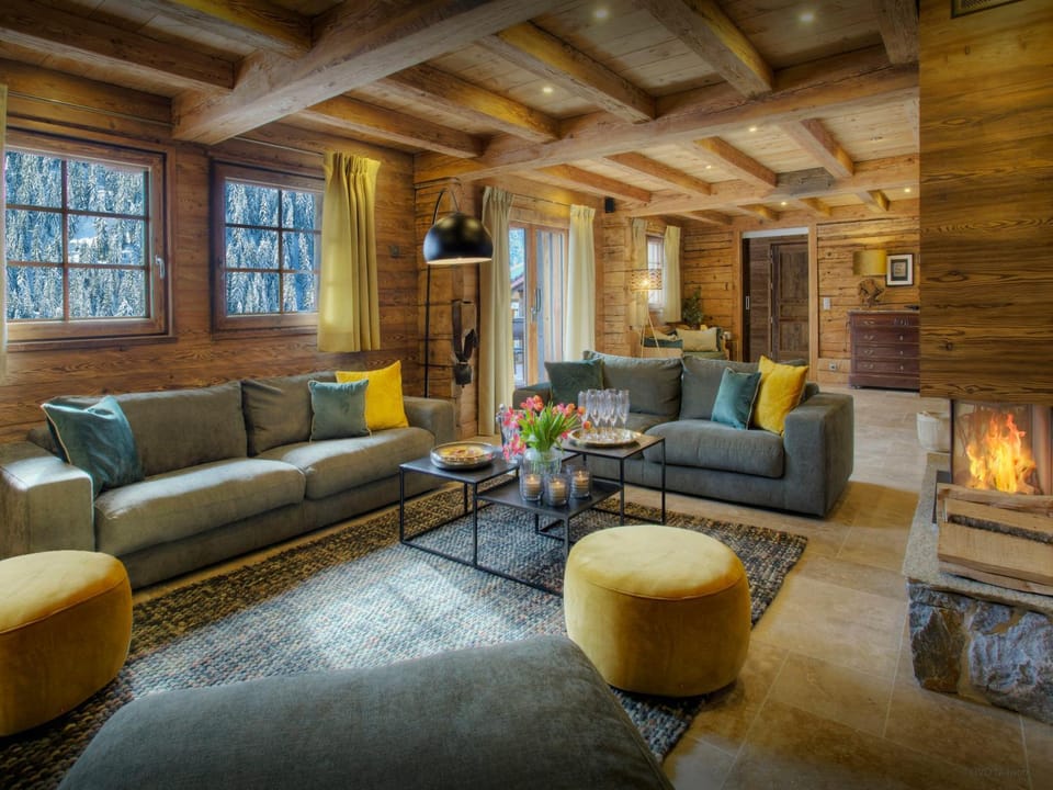 Living room, Seating area