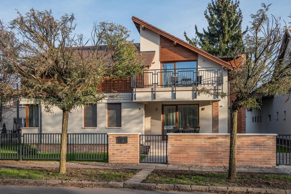 Property building, Balcony/Terrace