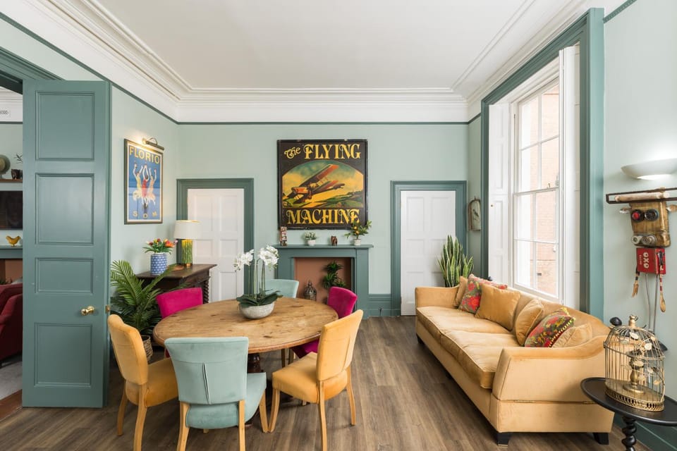 Living room, Seating area, Dining area