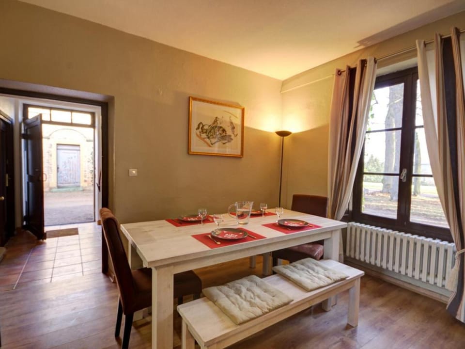 Gîte spacieux avec activités de loisirs et espace extérieur - FR-1-496-160 House in Auvergne-Rhône-Alpes