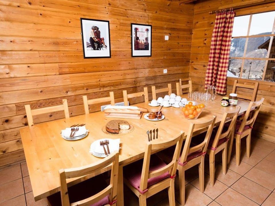 Chalet rustique près des pistes avec WiFi, 7 chambres pour 14 personnes Chalet in Les Allues