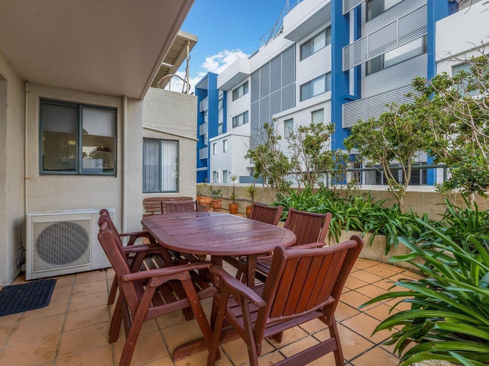Peninsula Waters 3 Beautiful Air Conditioned Unit with Pool Lift and WI-FI Apartment in New South Wales