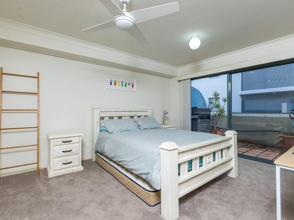 Peninsula Waters 3 Beautiful Air Conditioned Unit with Pool Lift and WI-FI Apartment in New South Wales