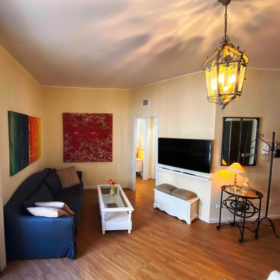 TV and multimedia, Living room, Lounge or bar, Seating area