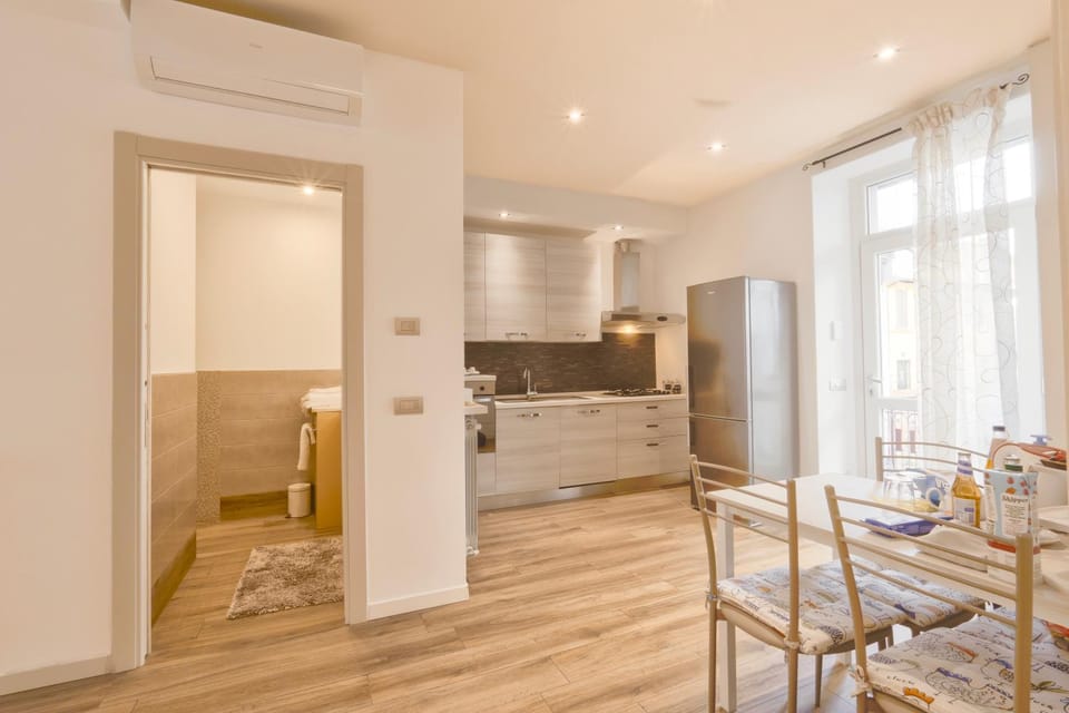 Kitchen or kitchenette, Living room, Seating area, Dining area, minibar, oven, stove