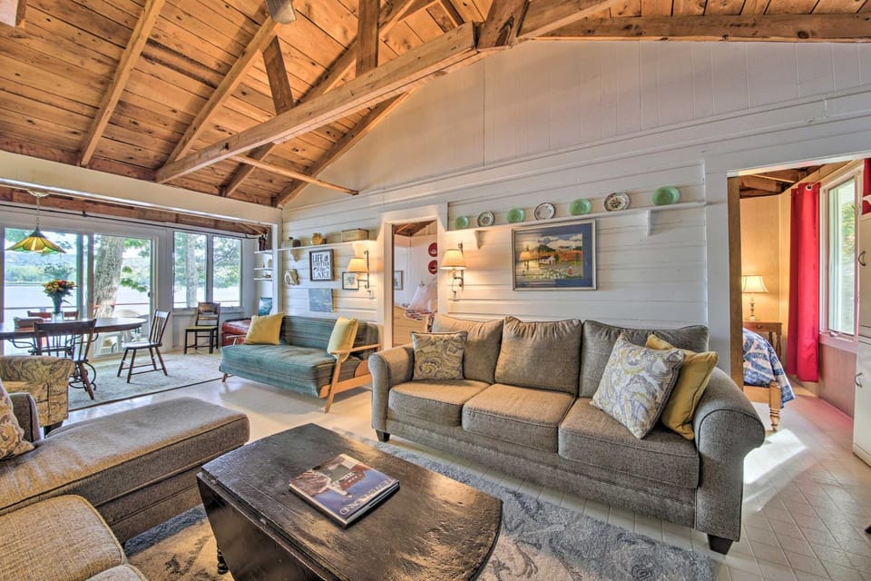 Quiet & Lovely Lakefront Cottage for Families! House in Union