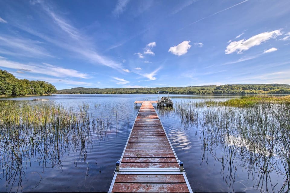 Quiet & Lovely Lakefront Cottage for Families! House in Union