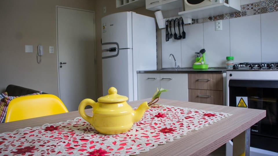 Kitchen or kitchenette, Dining area, minibar