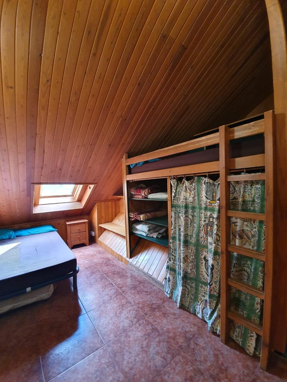 Albergue "El Aguila" Hostel in Aragon