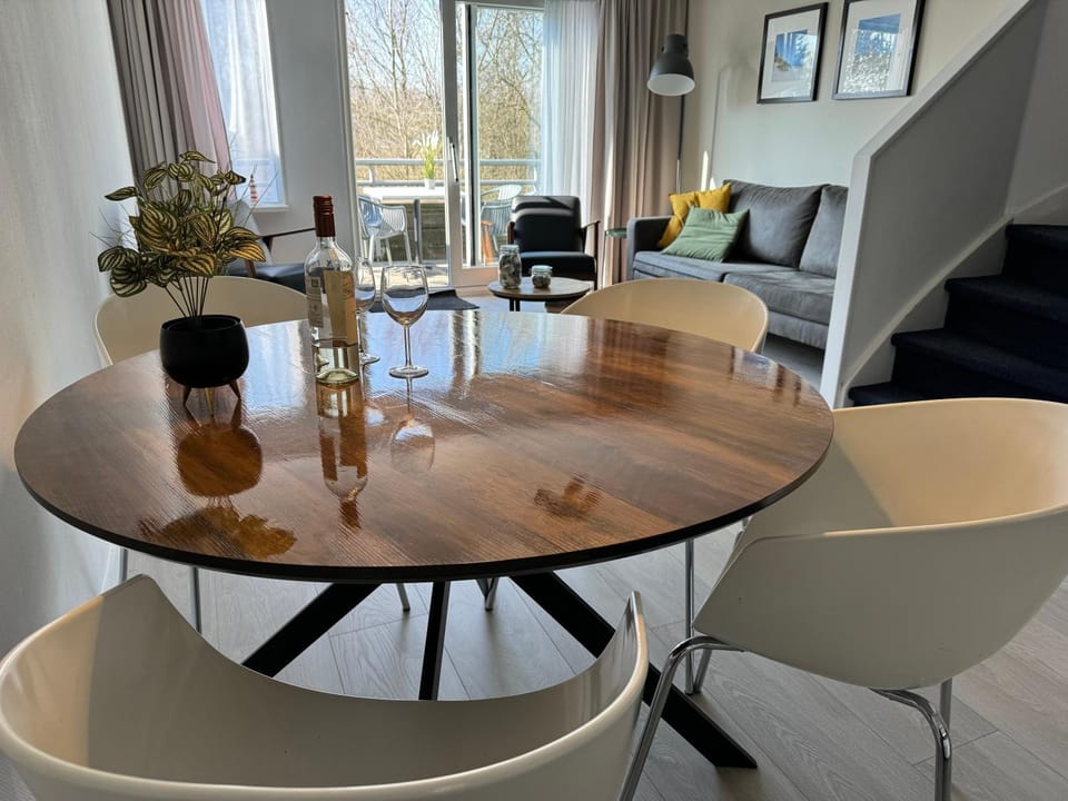 Kitchen or kitchenette, Living room, kitchen