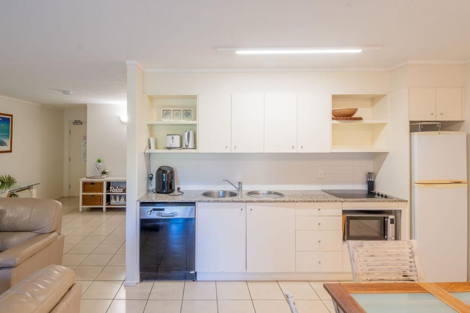 Baden 84 Rainbow Shores Walk To Beach Resort Unit Pools Tennis Court Apartment in Rainbow Beach