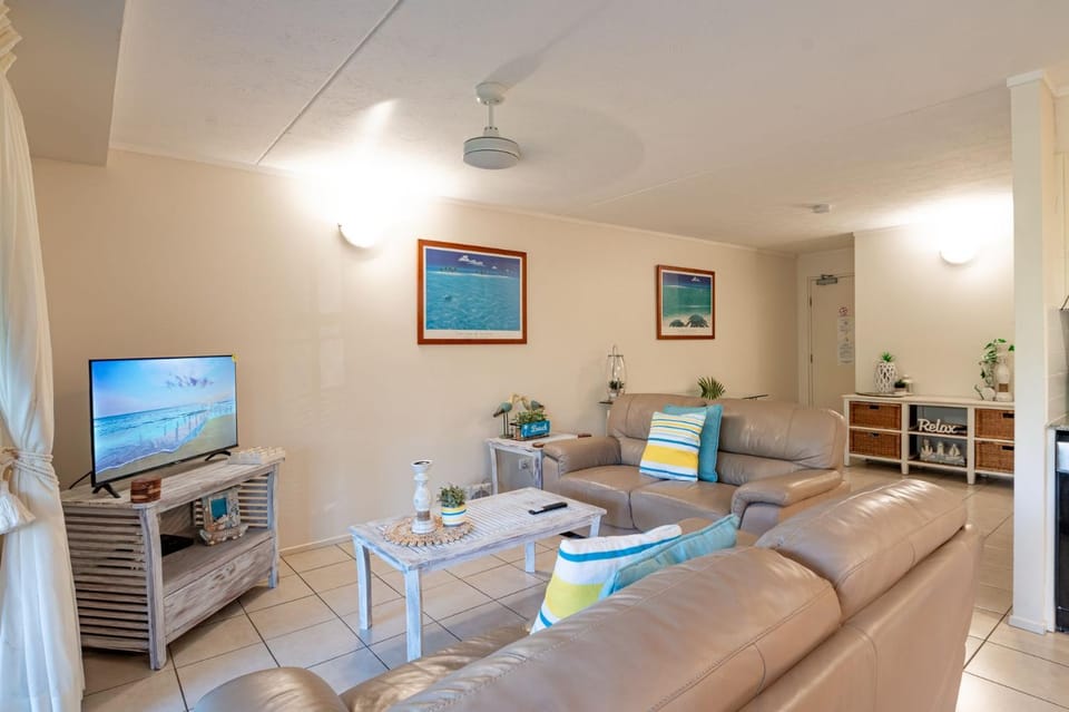 Baden 84 Rainbow Shores Walk To Beach Resort Unit Pools Tennis Court Apartment in Rainbow Beach