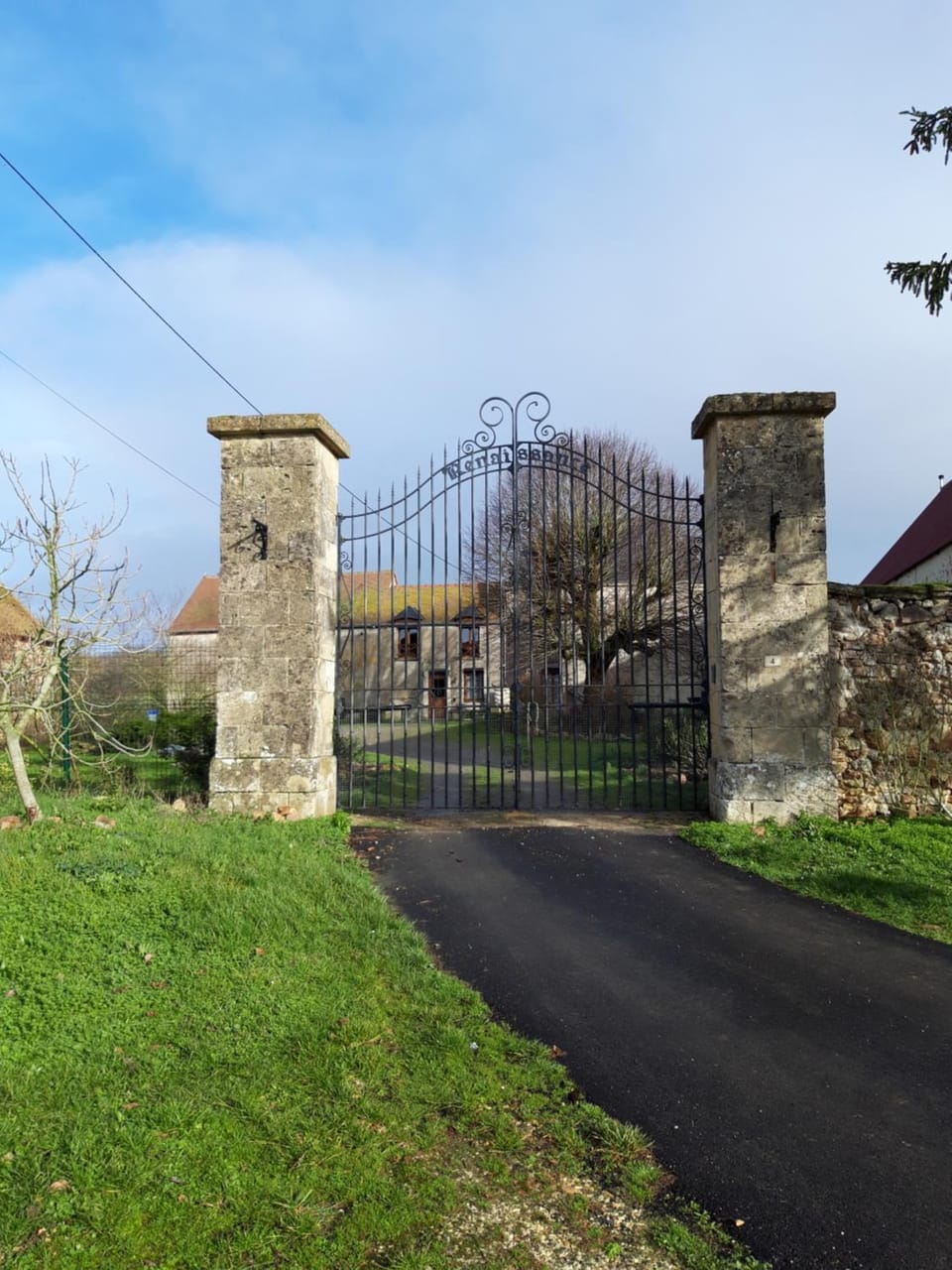 Facade/entrance