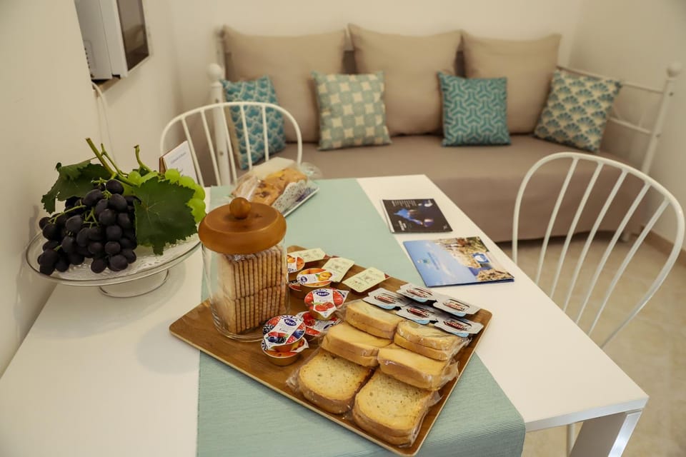 Dining area, Food