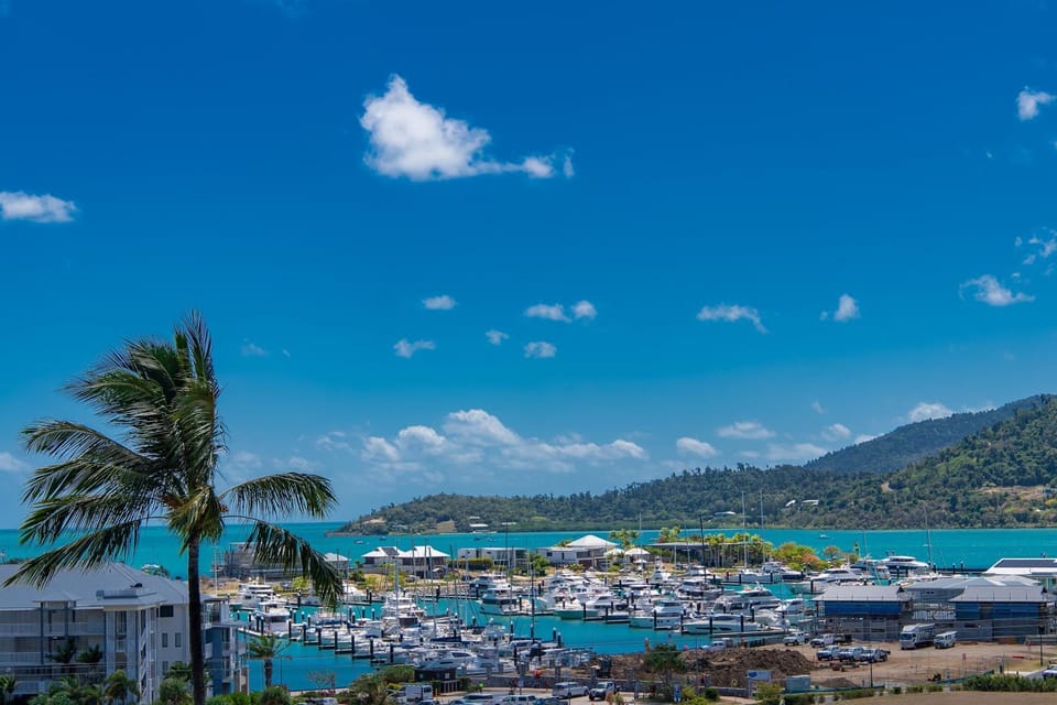 Spa Haven 17B Ocean View Apartment in Airlie Beach