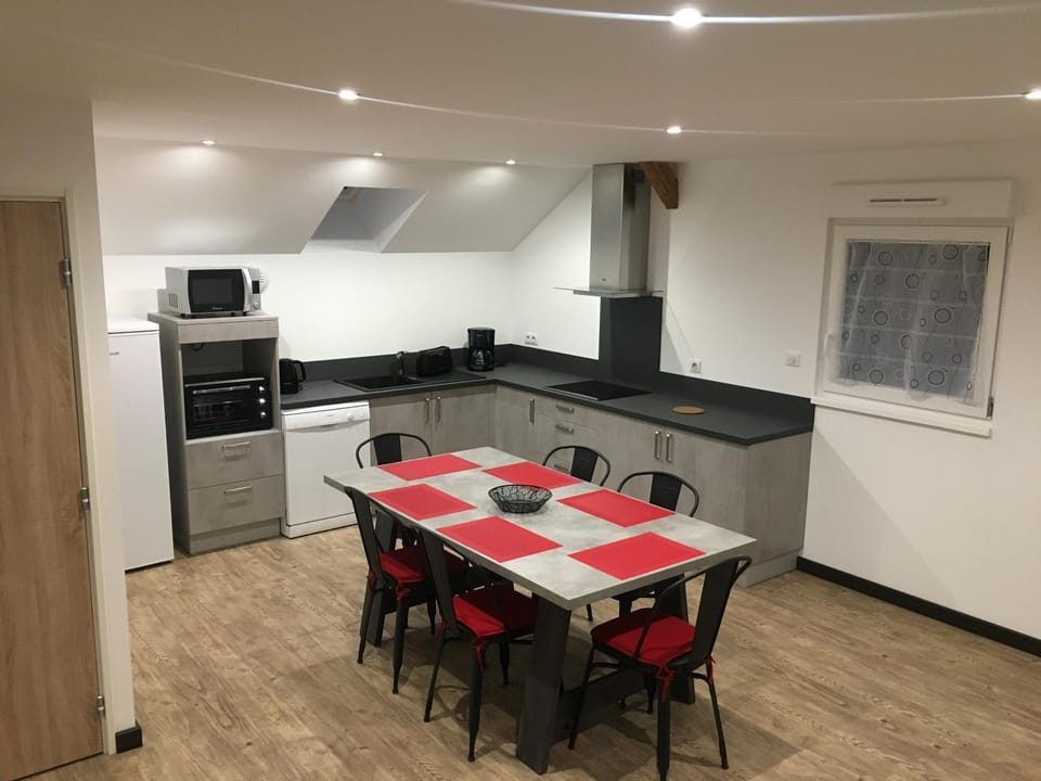 Kitchen or kitchenette, dishwasher, minibar, pet friendly, stove, toaster