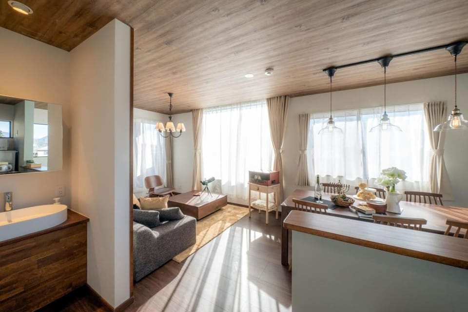 Living room, Seating area, Dining area