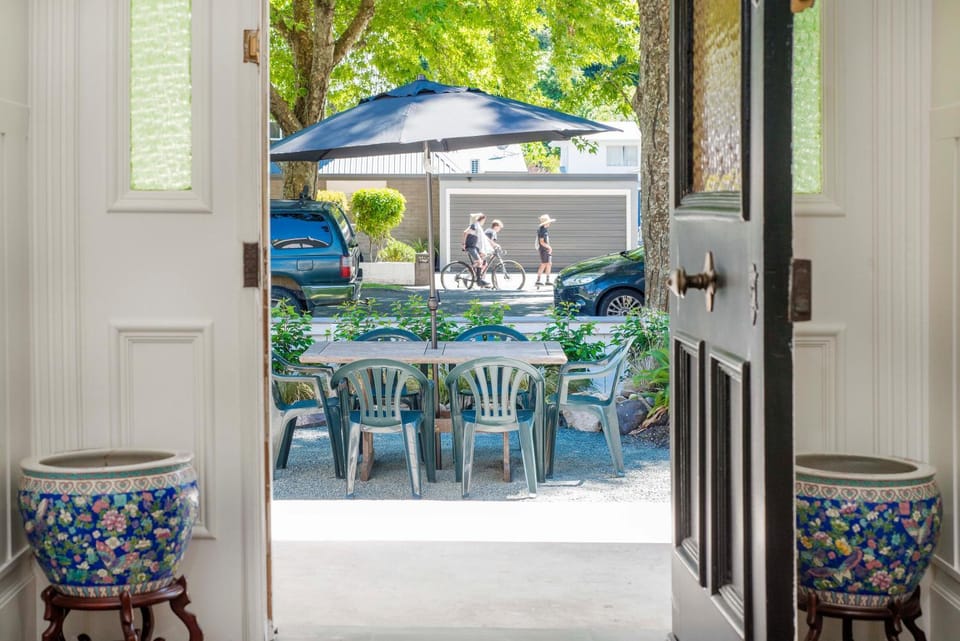 Patio, Facade/entrance