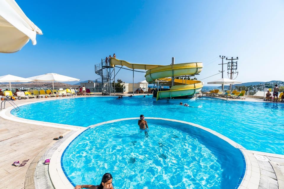 Swimming pool, Swimming pool