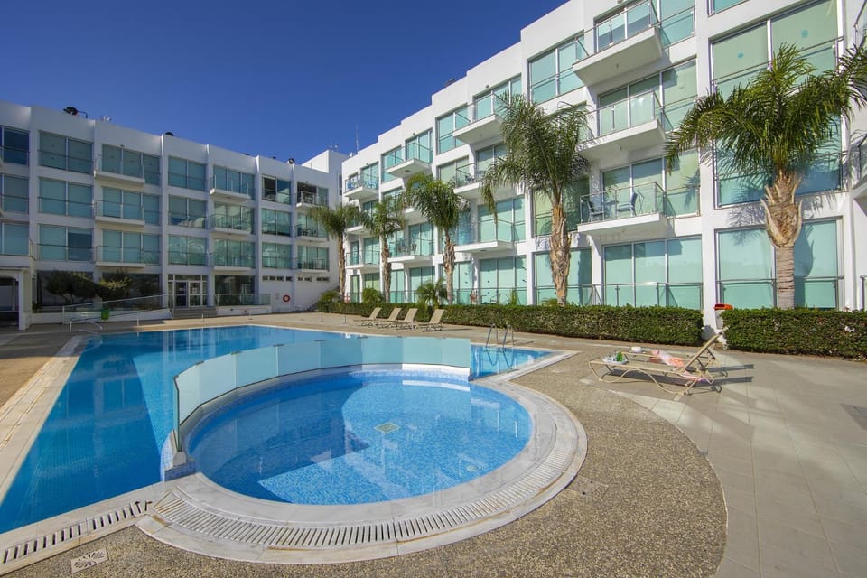 Property building, Swimming pool