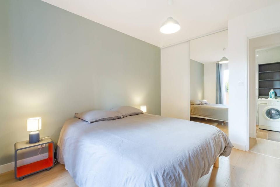 Bed, Bedroom