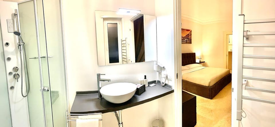 Bathroom, Photo of the whole room