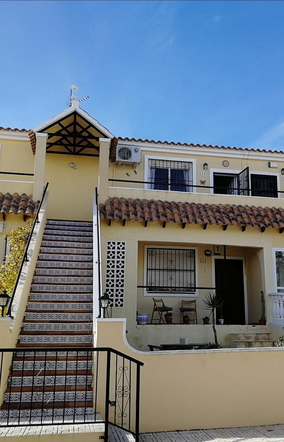 Property building, Facade/entrance