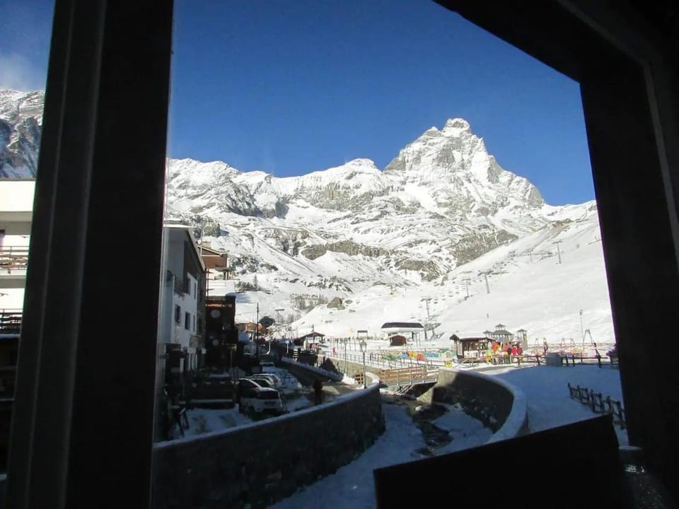 Nearby landmark, Day, Natural landscape, Winter, View (from property/room), Mountain view