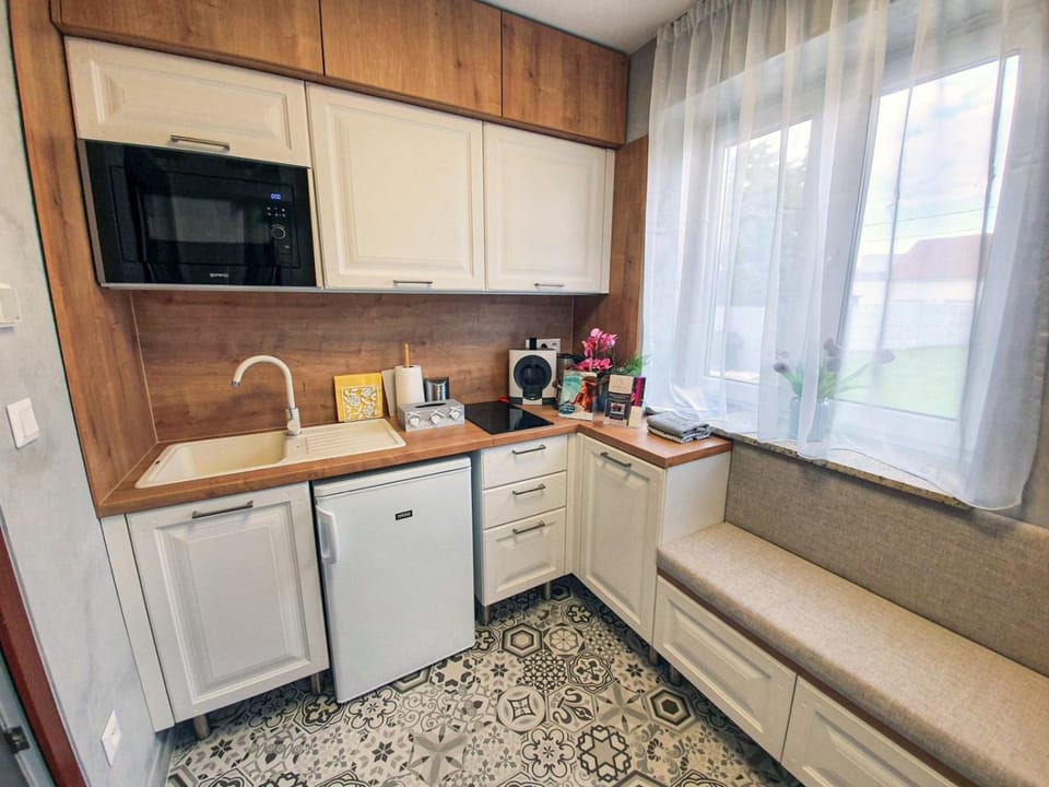 Coffee/tea facilities, minibar, stove, toaster