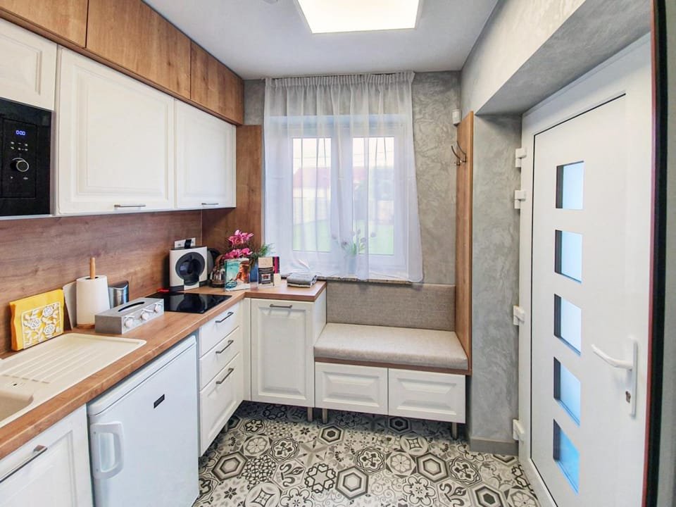 Coffee/tea facilities, minibar, stove, toaster