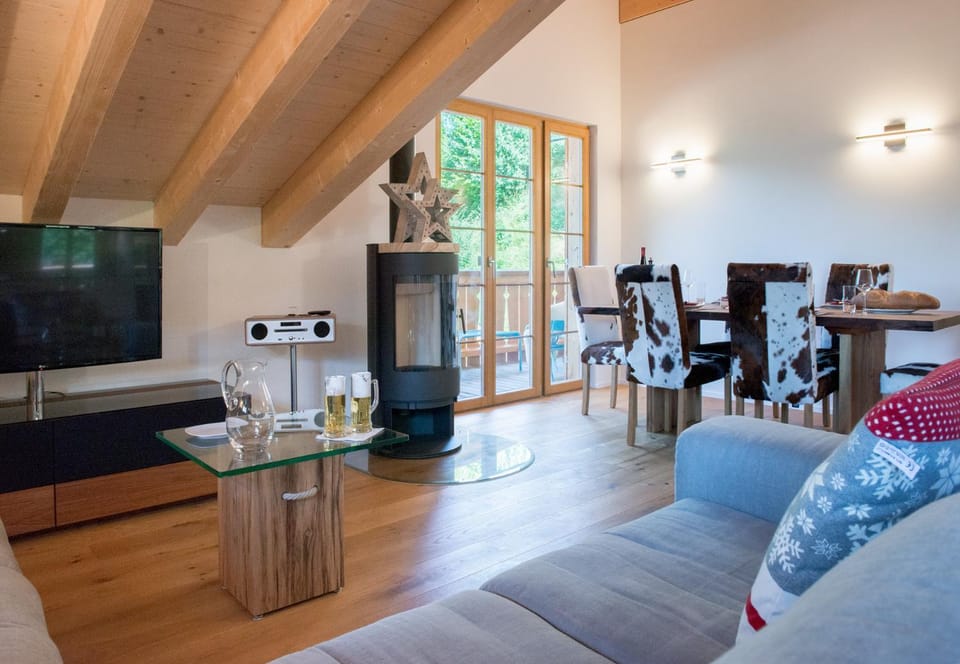 Communal lounge/ TV room, Living room