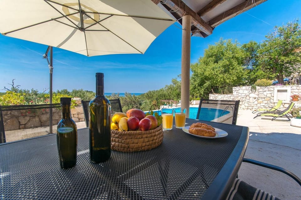 Balcony/Terrace, Swimming pool