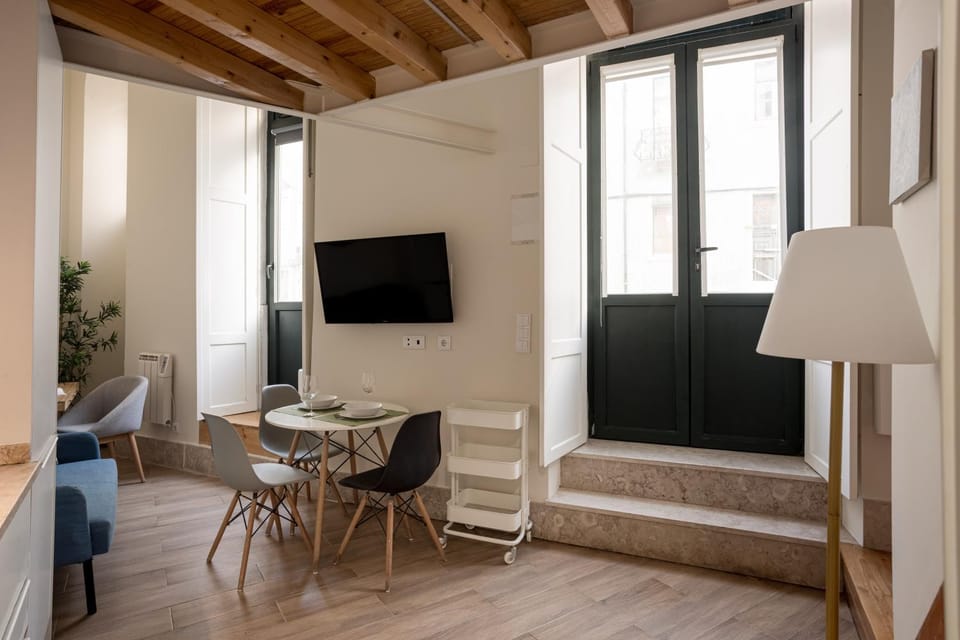 Arroios Urban Studio with Mezzanine Apartment in Lisbon