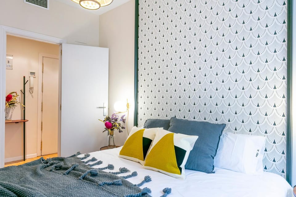 Luxury Belmont Puerta del Sol Apartment in Centro