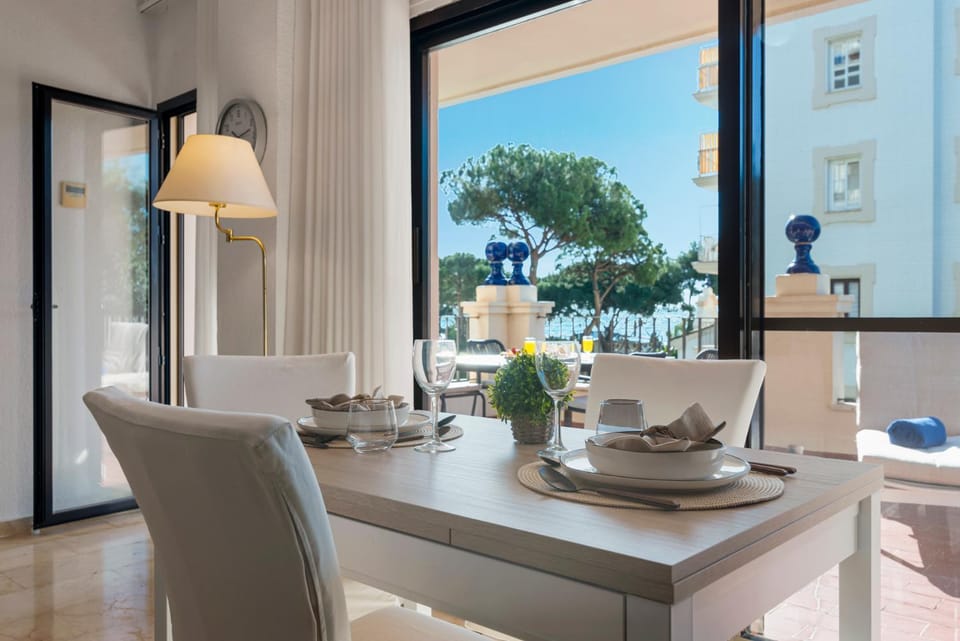 1 Bedroom Apartment in Andalucía del Mar - Puerto Banús Apartment in Marbella