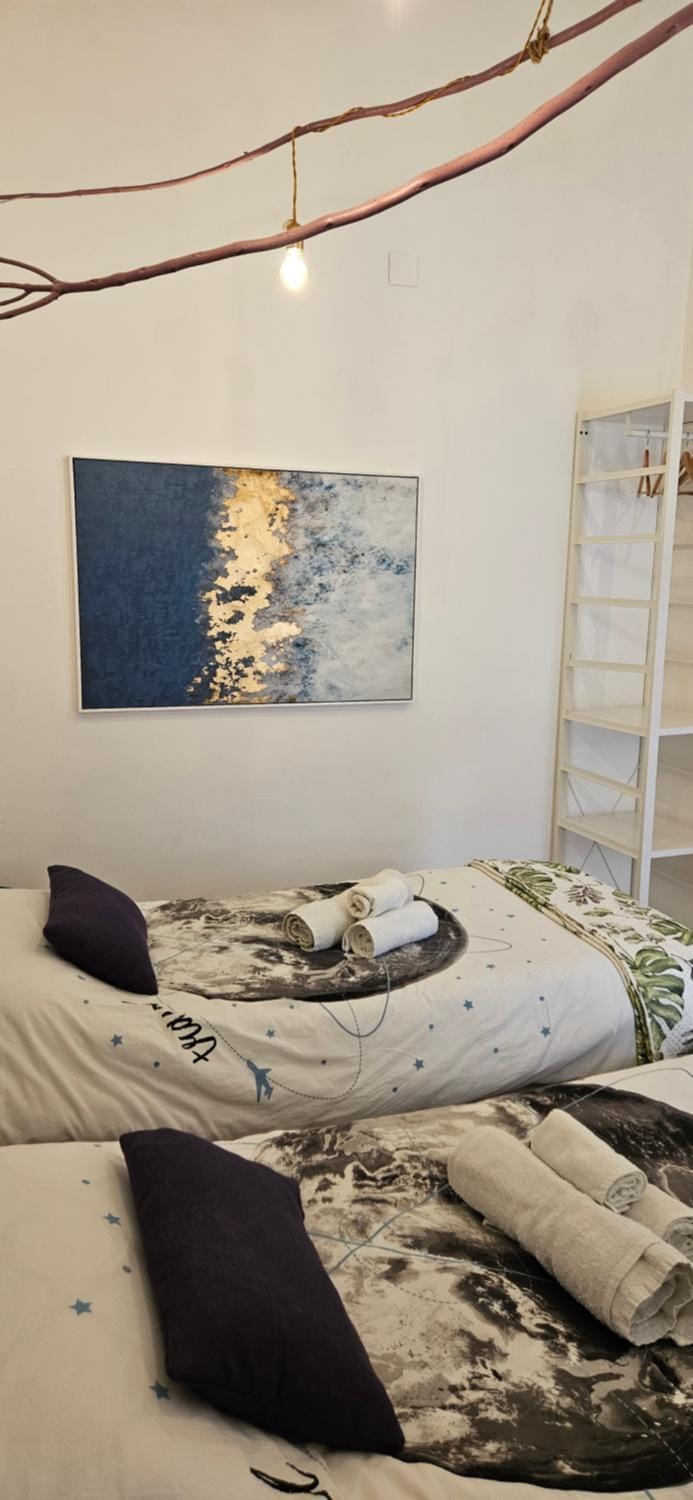 Large apartment near Politeama 2 bathrooms Up to 8 Guests Apartment in Palermo