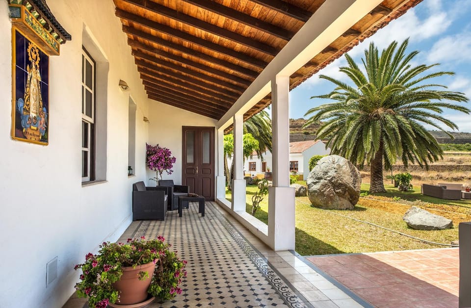 Patio, Facade/entrance, Garden