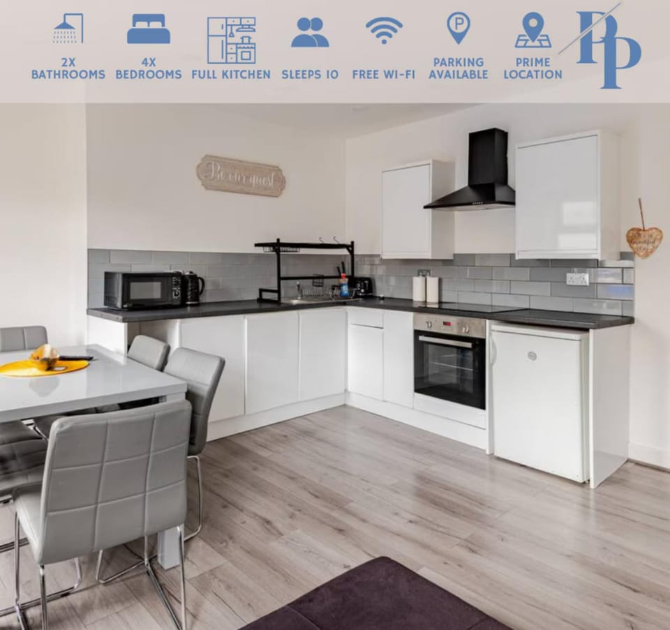 Kitchen or kitchenette, kitchen