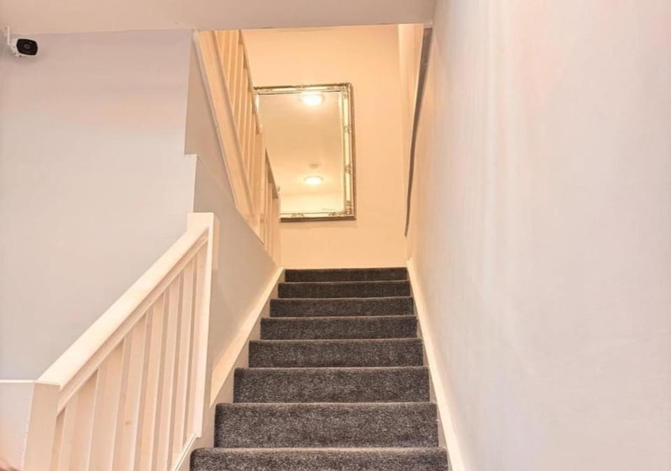 The Central Suite Blackpool-Best Holiday Letting Home in Blackpool Apartment in Blackpool