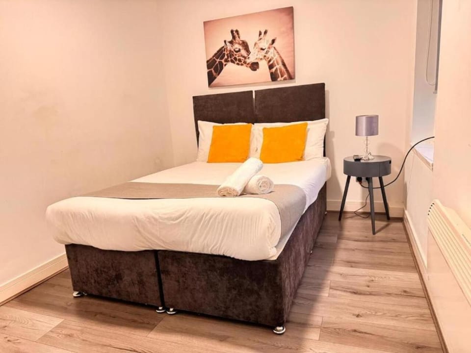 Bed, Photo of the whole room, Bedroom, heating