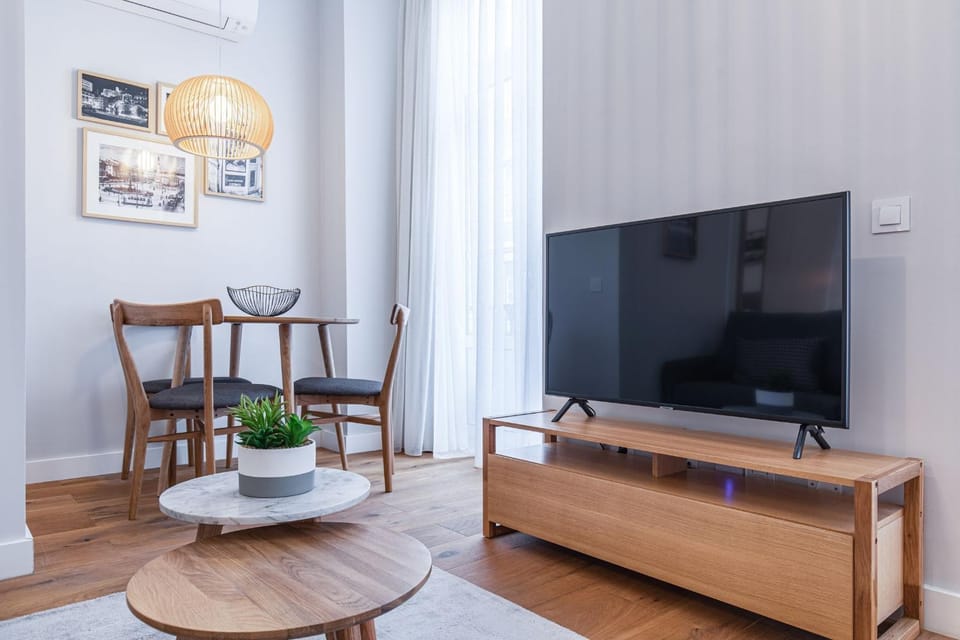 TV and multimedia, Dining area