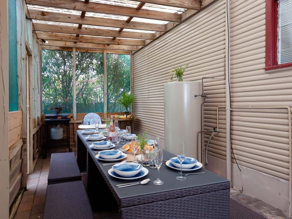 Daves Place, 27 Rigney St - Holiday house with Wifi, Dog Friendly, Aircon & Boat Parking House in Shoal Bay