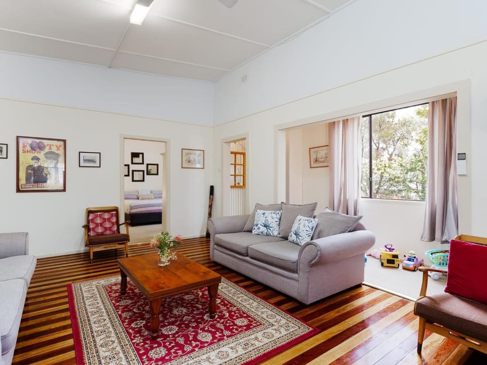 Daves Place, 27 Rigney St - Holiday house with Wifi, Dog Friendly, Aircon & Boat Parking House in Shoal Bay