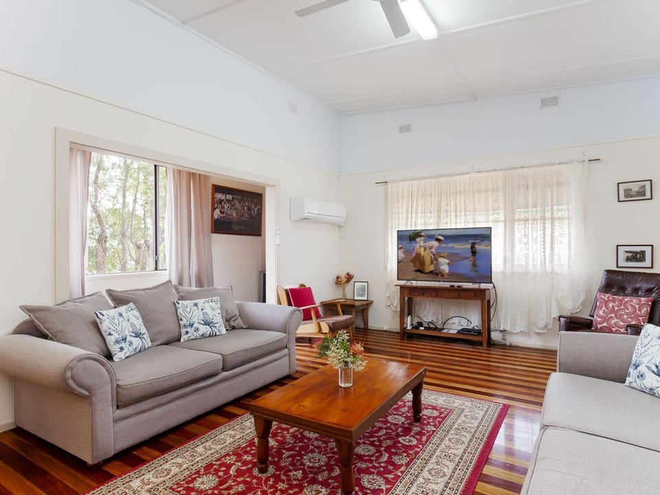 Daves Place, 27 Rigney St - Holiday house with Wifi, Dog Friendly, Aircon & Boat Parking House in Shoal Bay