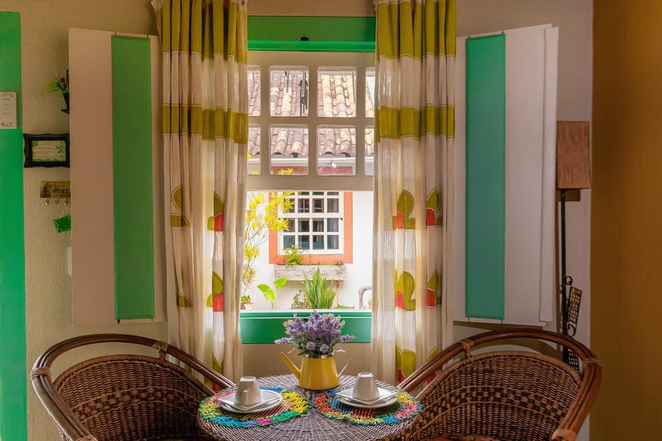 View (from property/room), Living room, Garden view