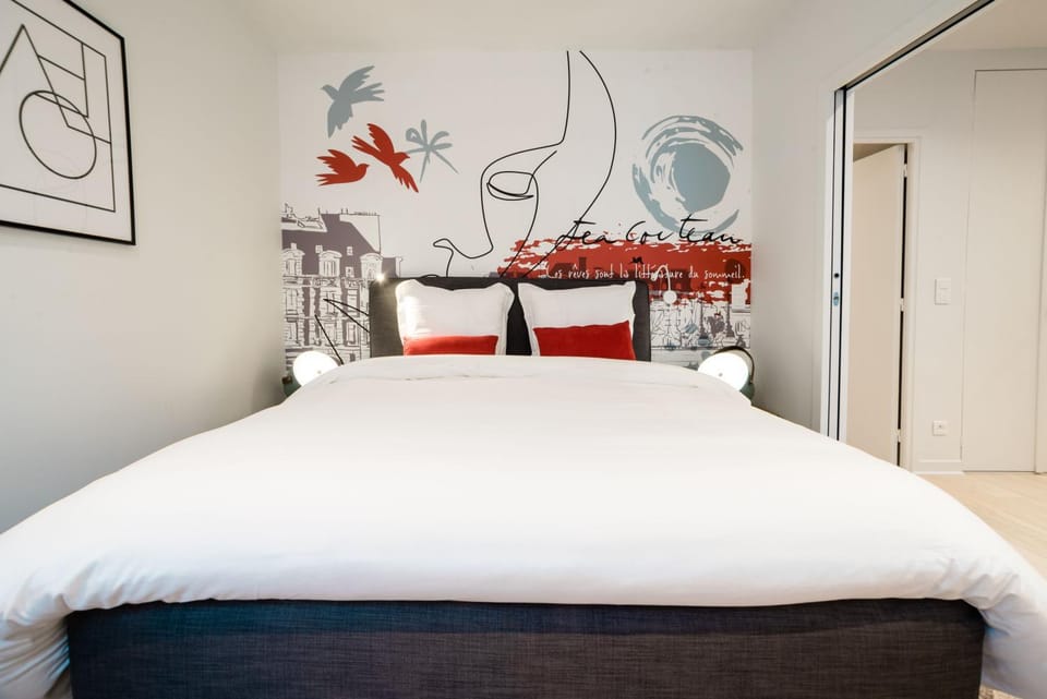 SUITE COCTEAU : au cœur de la Rive Gauche, neuf, design, 2/4/6 personnes Apartment in Paris
