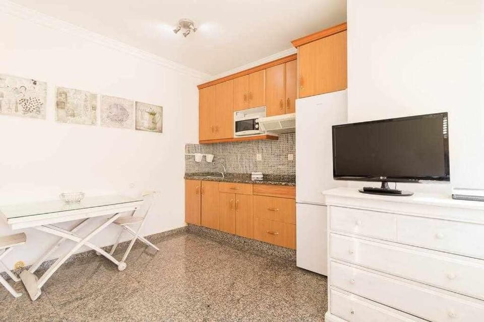 TV and multimedia, Kitchen or kitchenette, Dining area, minibar