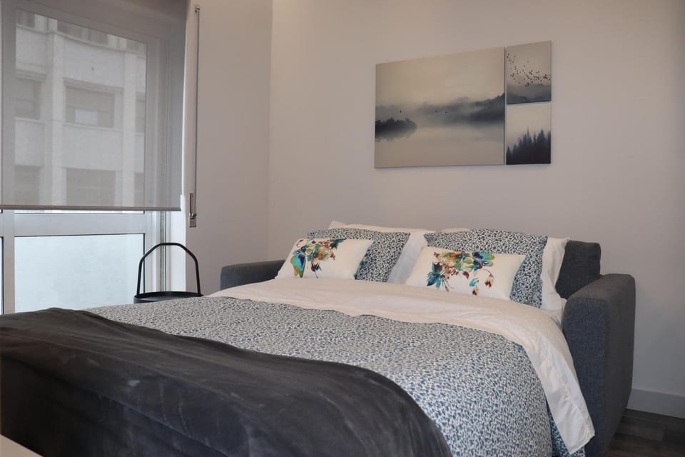 Bed, Living room