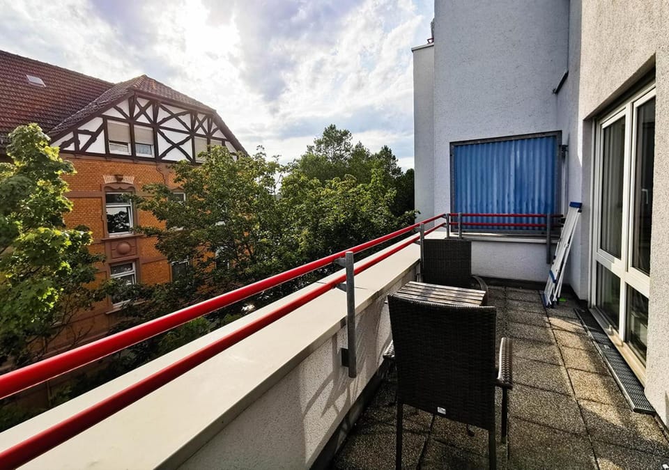 CF44 30m2 Quiet Central Balcony and Netflix Apartment in Heidelberg