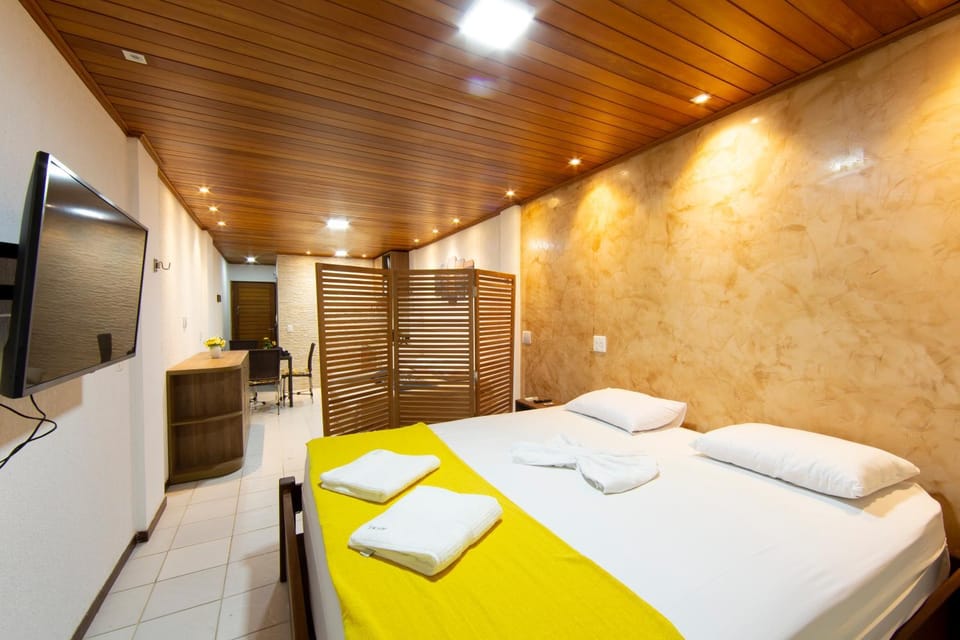 TV and multimedia, Living room, Photo of the whole room, Bedroom